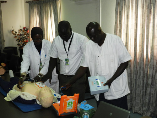 INITIATION A LA PRISE EN CHARGE DE L’ARRÊT CARDIAQUE ET A L’UTILISATION DU DEFIBRILLATEUR